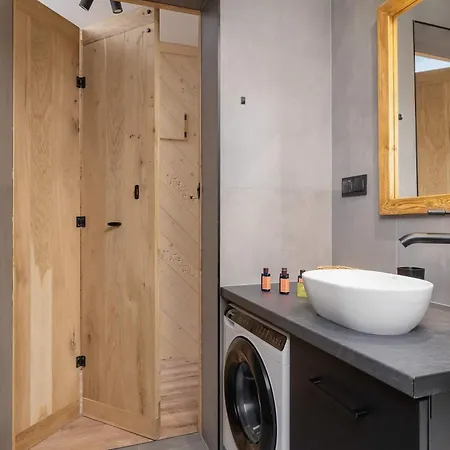 Apartment Highlander Style Two-storey Hrube Wyzne In With Air Conditioning By Renters Prestige *