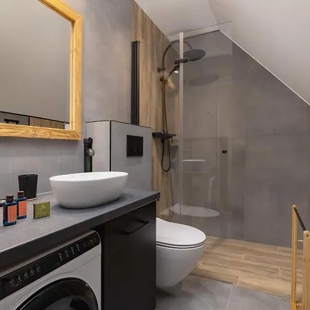 Apartment Highlander Style Two-storey Hrube Wyzne In With Air Conditioning By Renters Prestige *